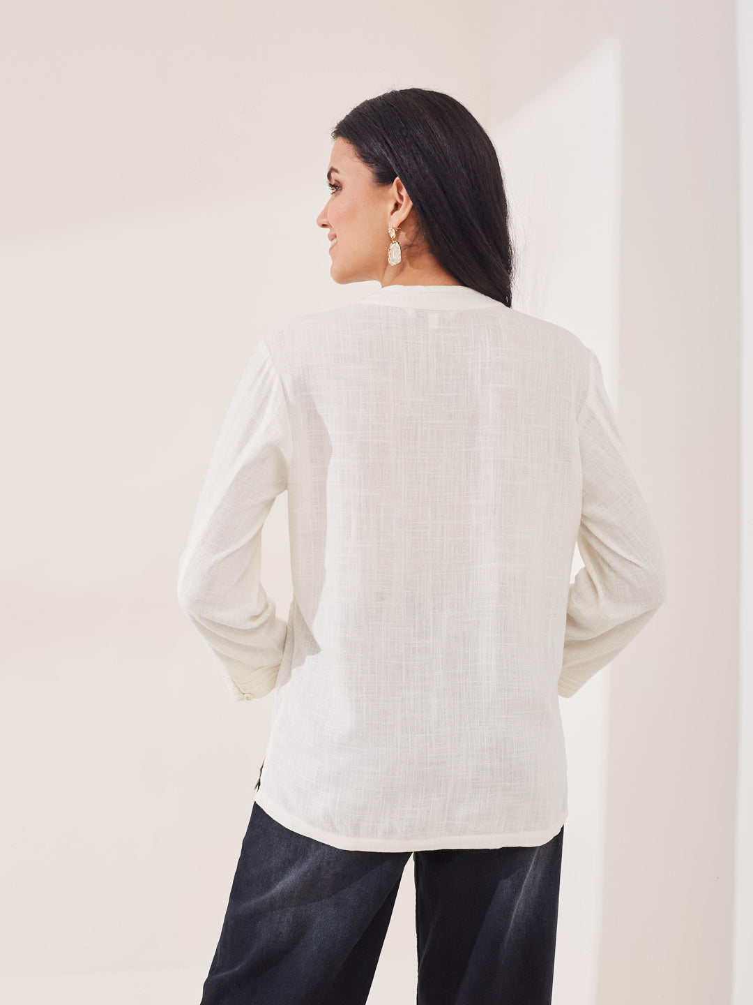 Latin Quarters Women's White Solid 3/4th Sleeve V-Neck Casual Tunic