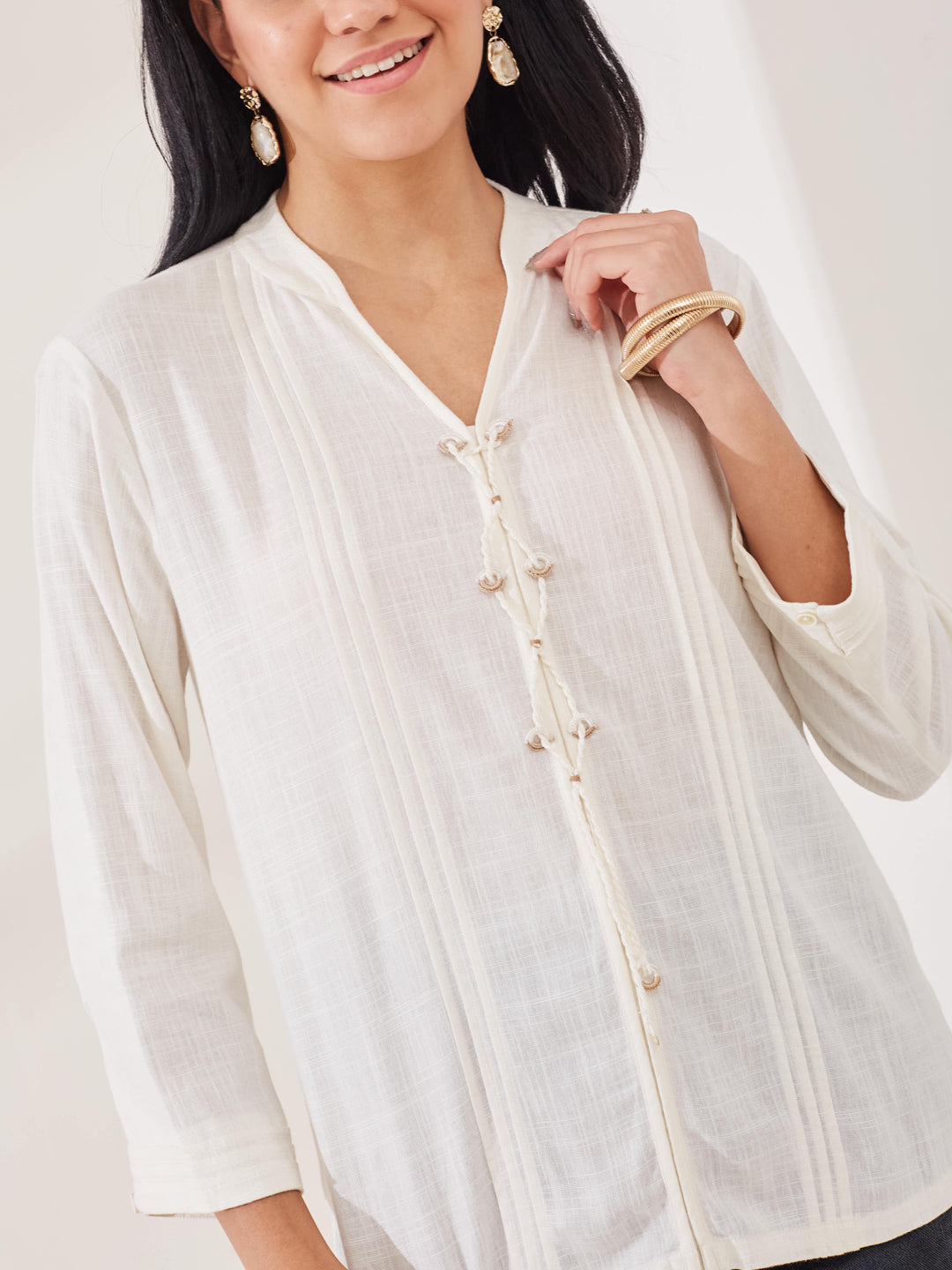 Latin Quarters Women's White Solid 3/4th Sleeve V-Neck Casual Tunic