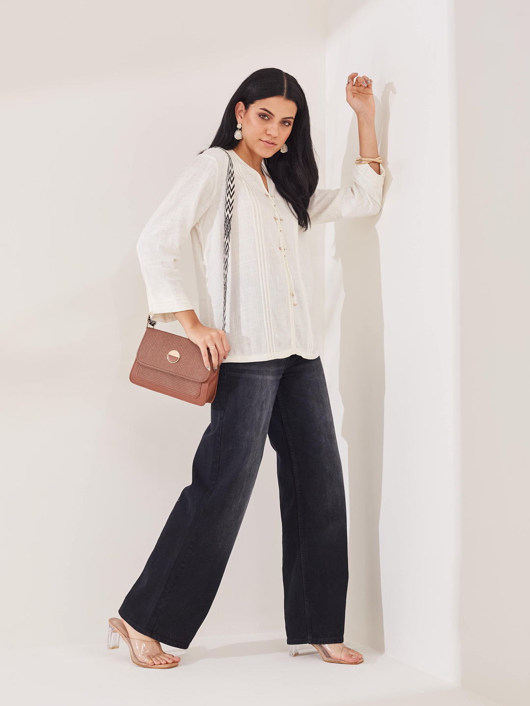 Latin Quarters Women's White Solid 3/4th Sleeve V-Neck Casual Tunic