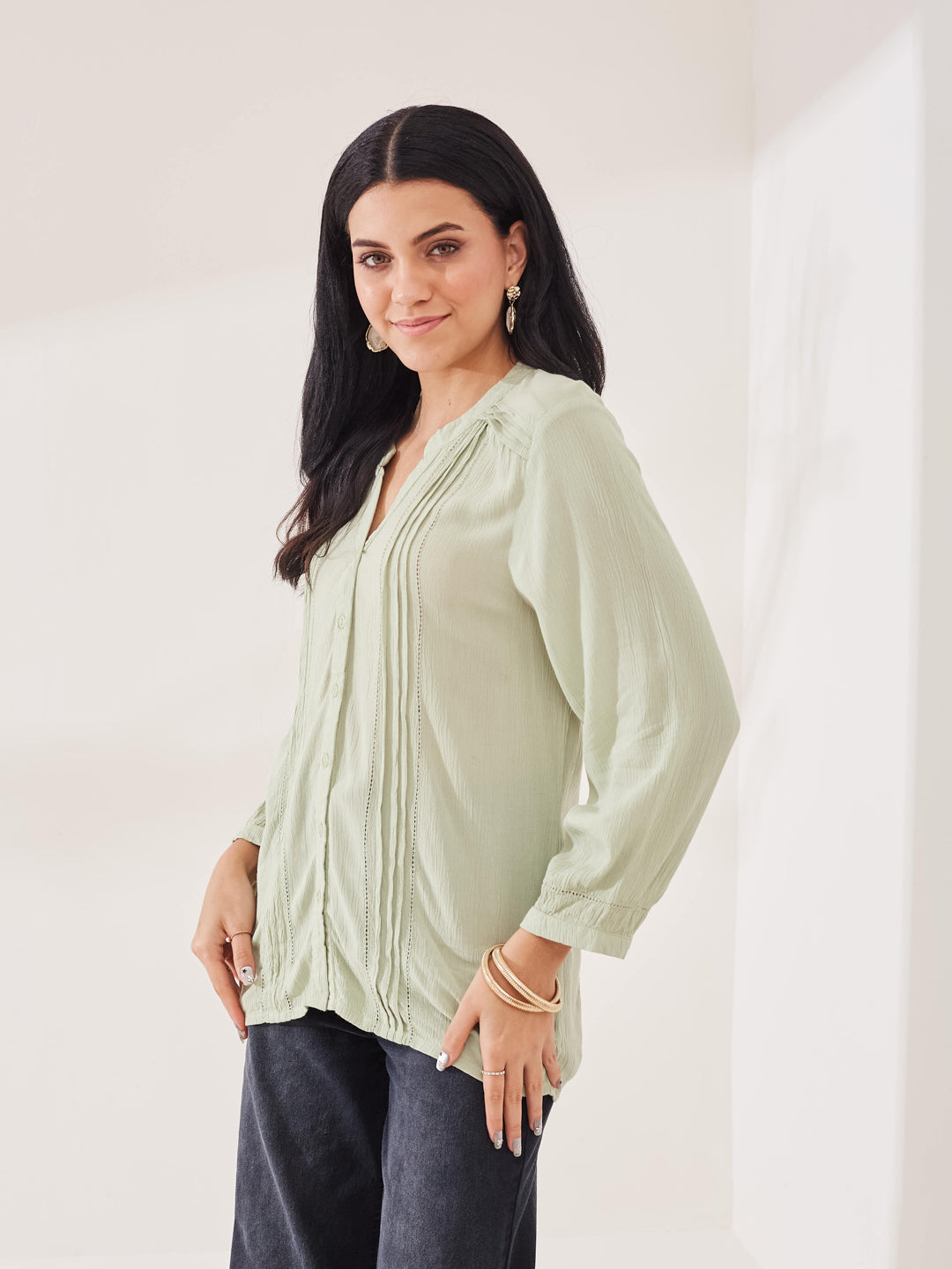 Latin Quarters Women's Green Solid Full Sleeves V-Neck Casual Shirt