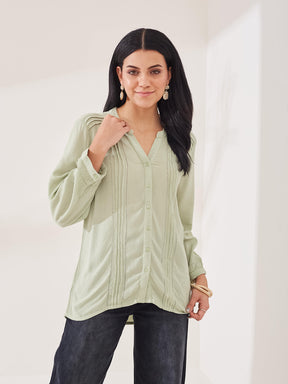 Latin Quarters Women's Green Solid Full Sleeves V-Neck Casual Shirt