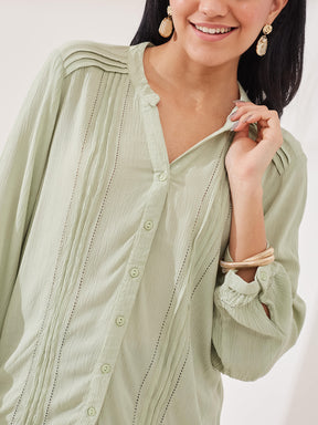 Latin Quarters Women's Green Solid Full Sleeves V-Neck Casual Shirt