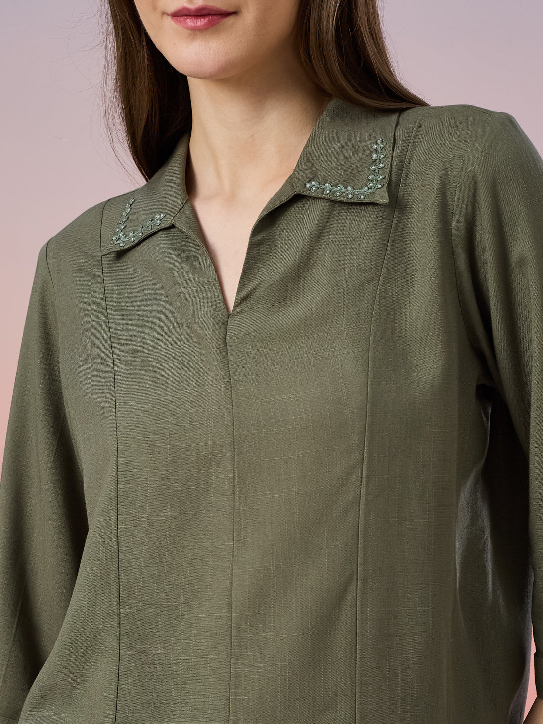 Latin Quarters Women's Green Solid 3/4th Sleeve Collar Neck Casual Tunic