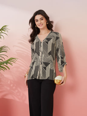 Latin Quarters Women's Black Printed V-Neck 3/4th Sleeves Casual Tunic