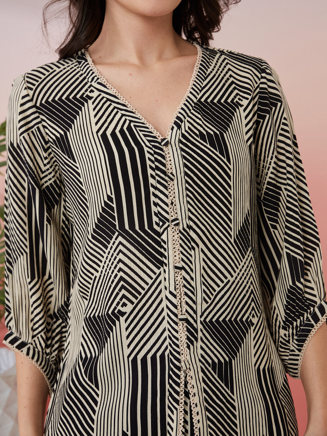 Latin Quarters Women's Black Printed V-Neck 3/4th Sleeves Casual Tunic