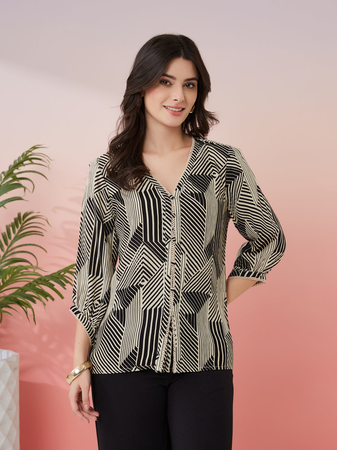 Latin Quarters Women's Black Printed V-Neck 3/4th Sleeves Casual Tunic