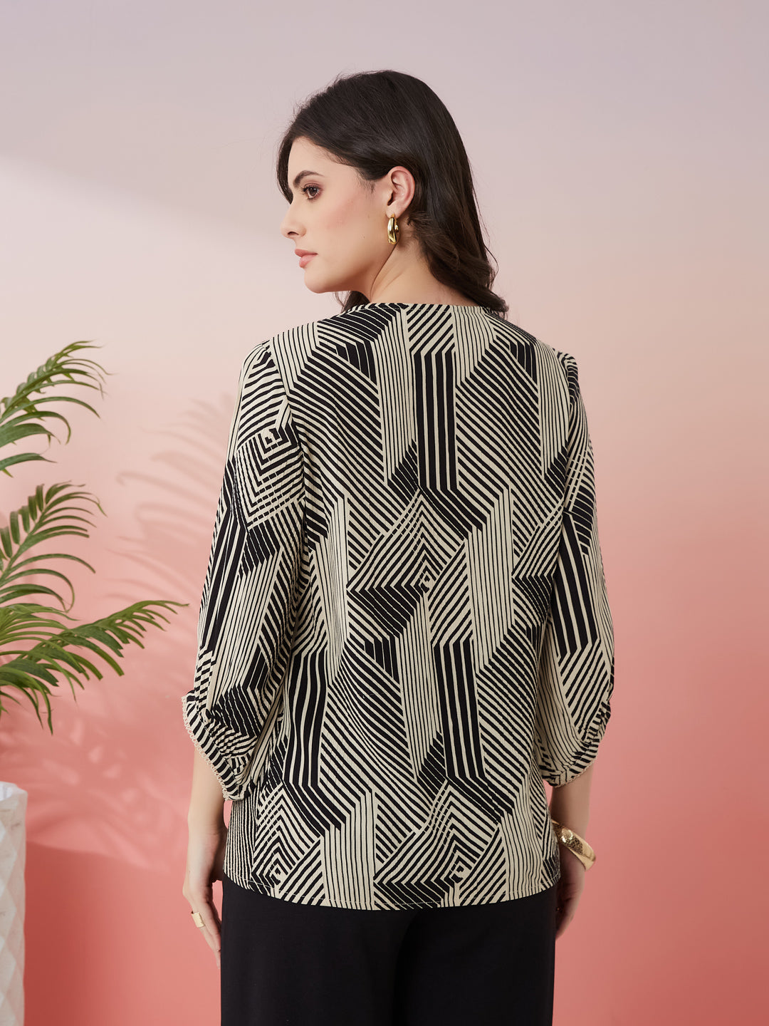 Latin Quarters Women's Black Printed V-Neck 3/4th Sleeves Casual Tunic