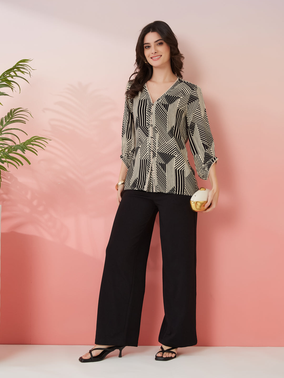 Latin Quarters Women's Black Printed V-Neck 3/4th Sleeves Casual Tunic