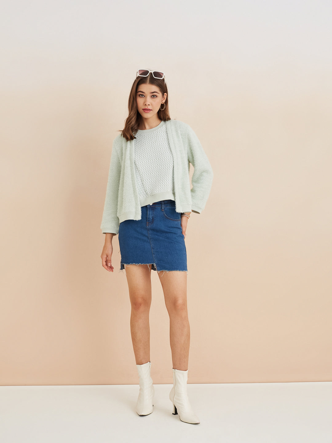 Latin Quarters Women'S Green Round Neck Full Sleeves Self Design Casual Sweatshirt Shrug Set