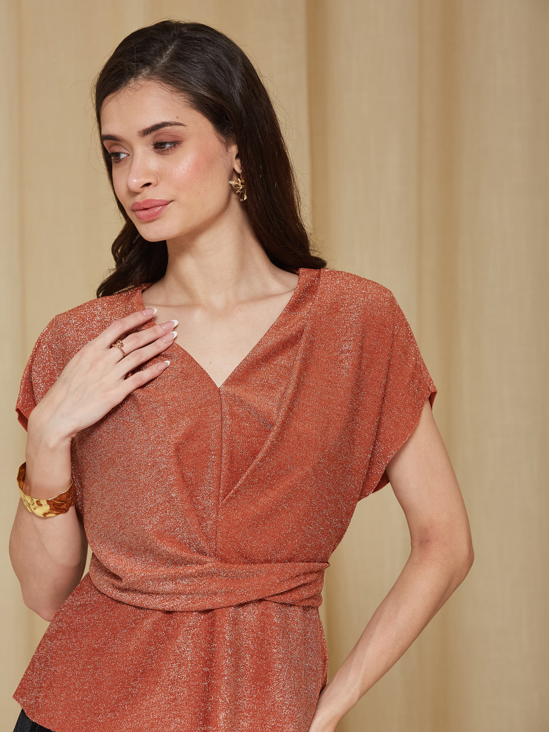 Latin Quarters Women'S Peach V-Neck Cap Sleeves Solid Party Top