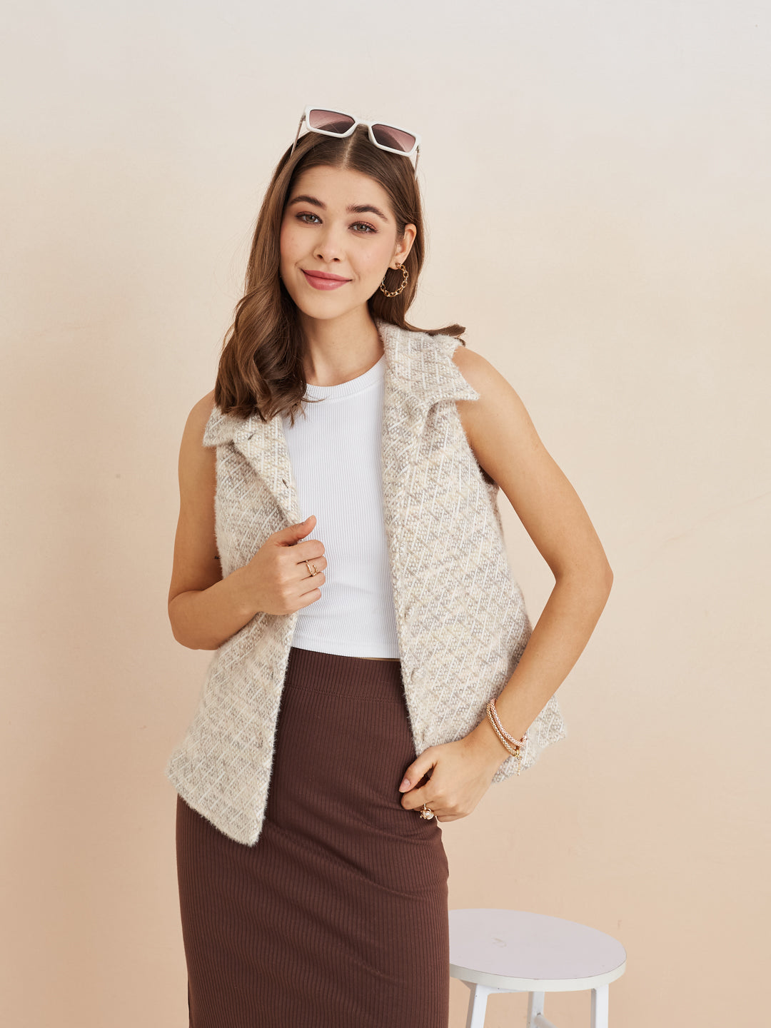 Latin Quarters Women'S Beige Collar Neck Sleeveless Self Design Casual Cardigan