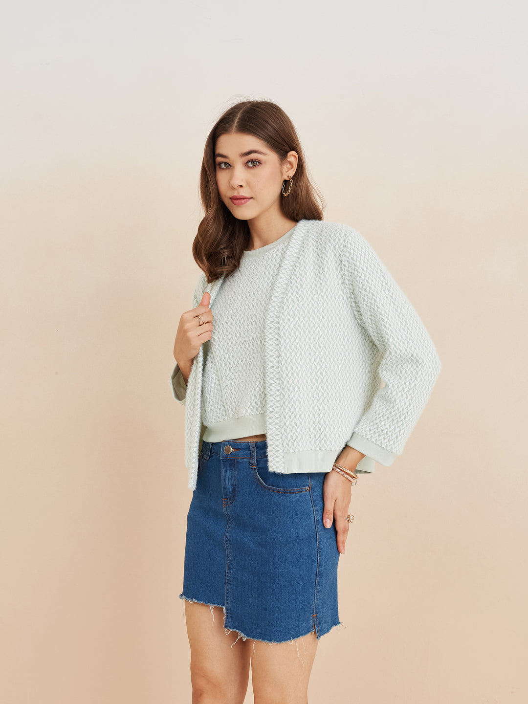 Latin Quarters Women'S Green Round Neck Full Sleeves Self Design Casual Sweatshirt Shrug Set