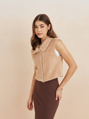 Latin Quarters Women'S Beige Collar Neck Sleeveless Solid Casual Jacket