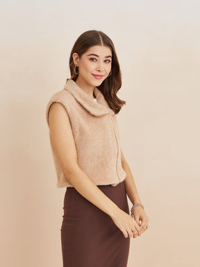 Latin Quarters Women'S Beige Collar Neck Sleeveless Solid Casual Jacket