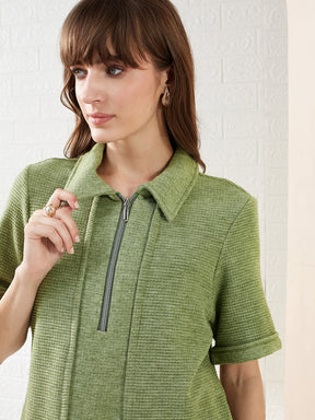 Latin Quarters Women's Green Half Sleeves Collared Self Design Casual Crop Top