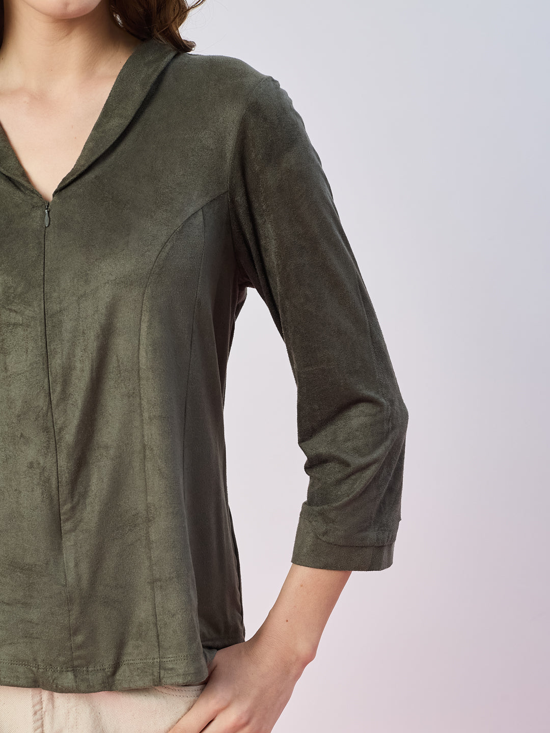 Latin Quarters Women's Green Solid 3/4th Sleeves V-Neck Casual Top