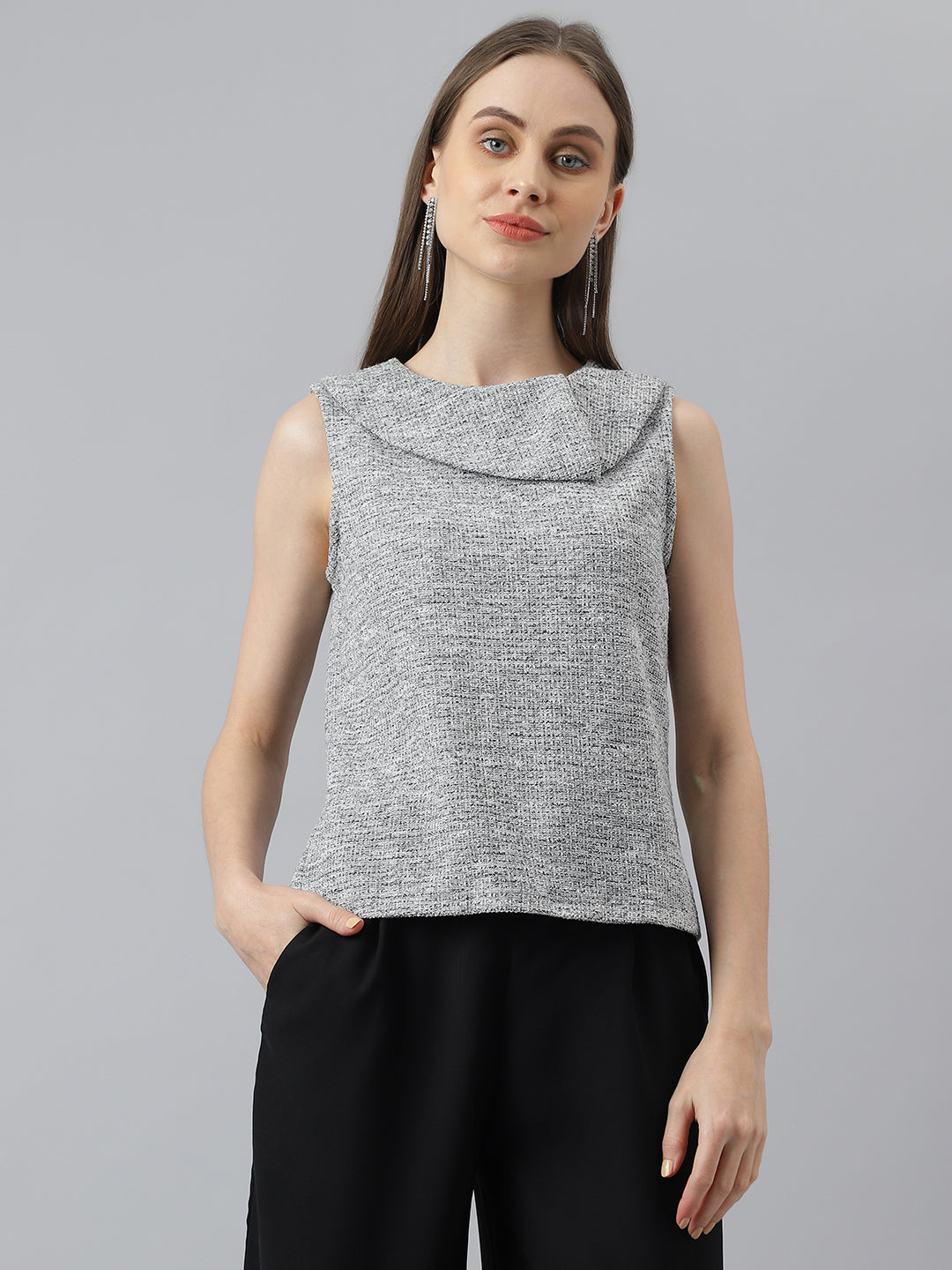 GREY NO SLEEVE YARN DYED KNIT TOP