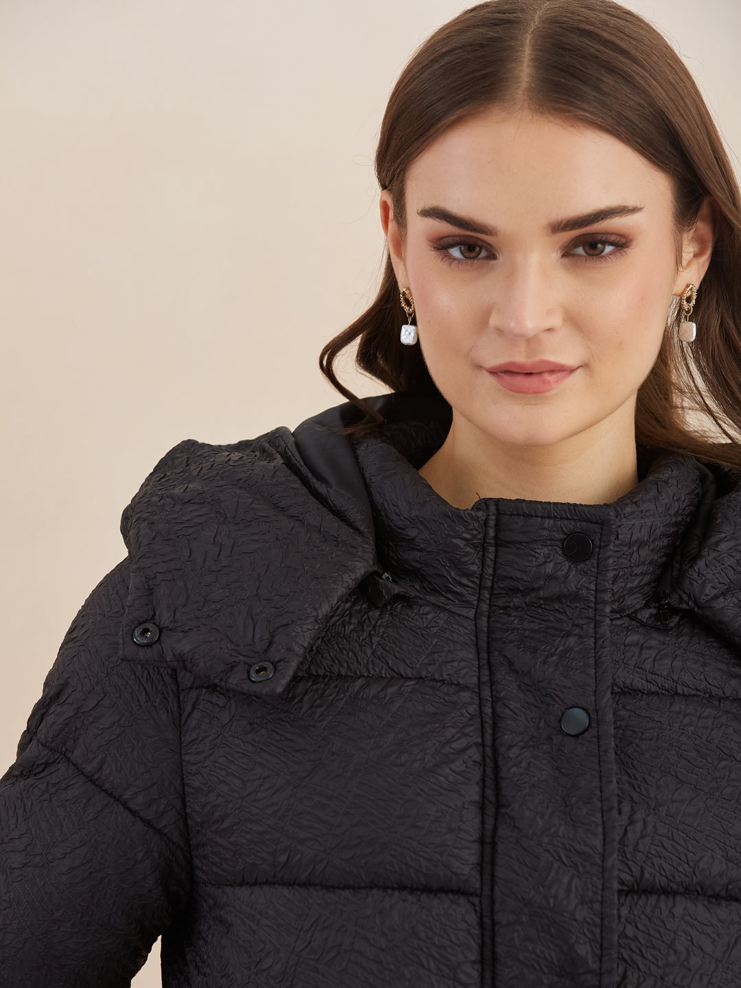 Latin Quarters Women Black Textured Detachable Hooded Full Sleeve Casual Puffer Jacket
