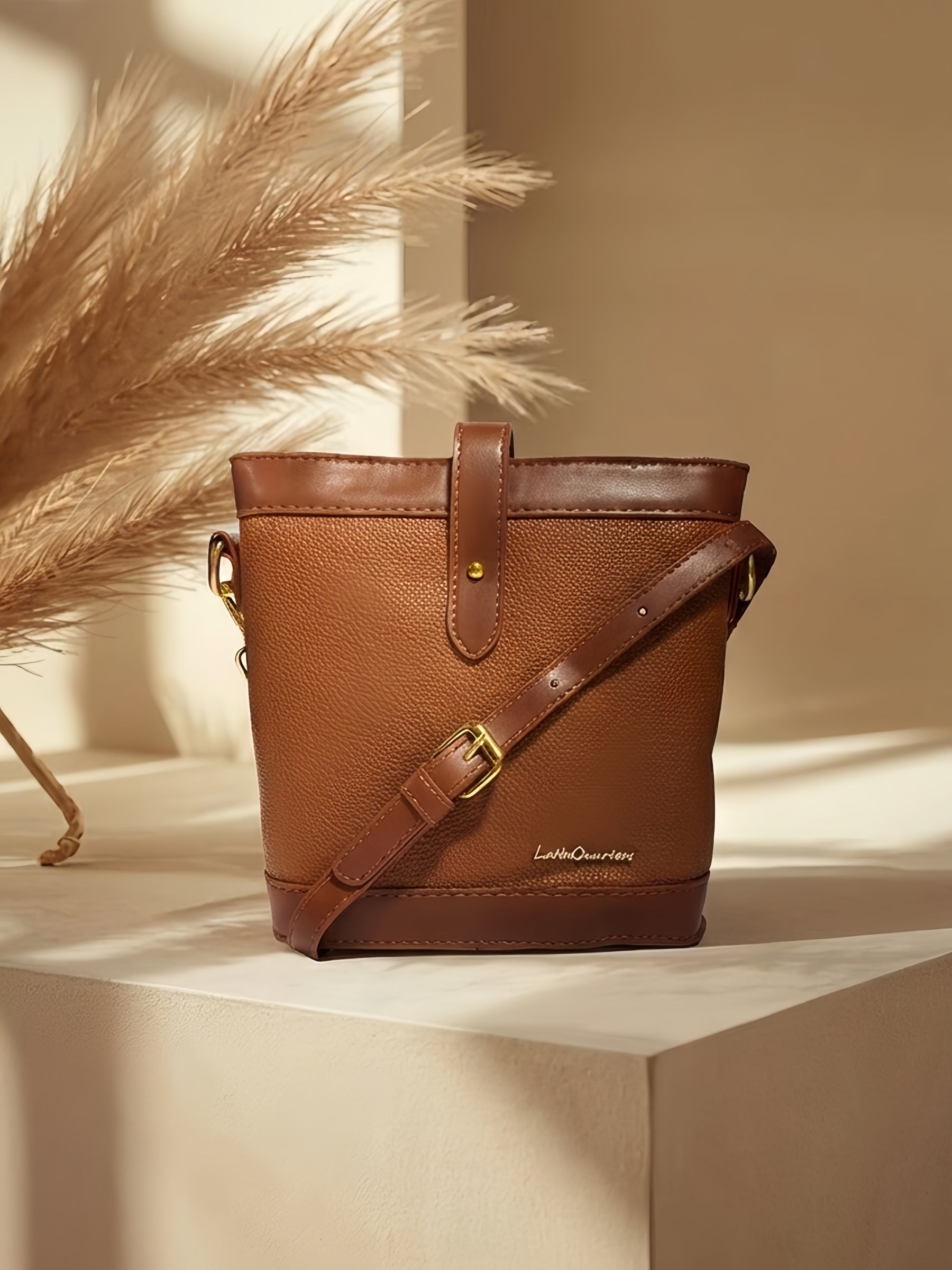 Latin Quarters Women’s Brown Textured Tan Bucket Bag