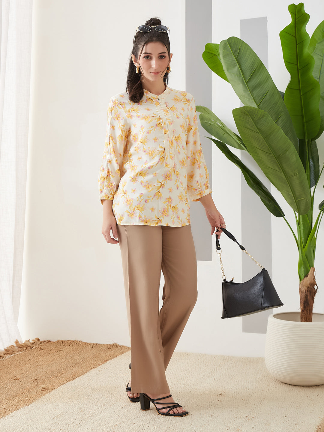 Latin Quarters Women Beige Solid Full Length High Rise Casual Pant