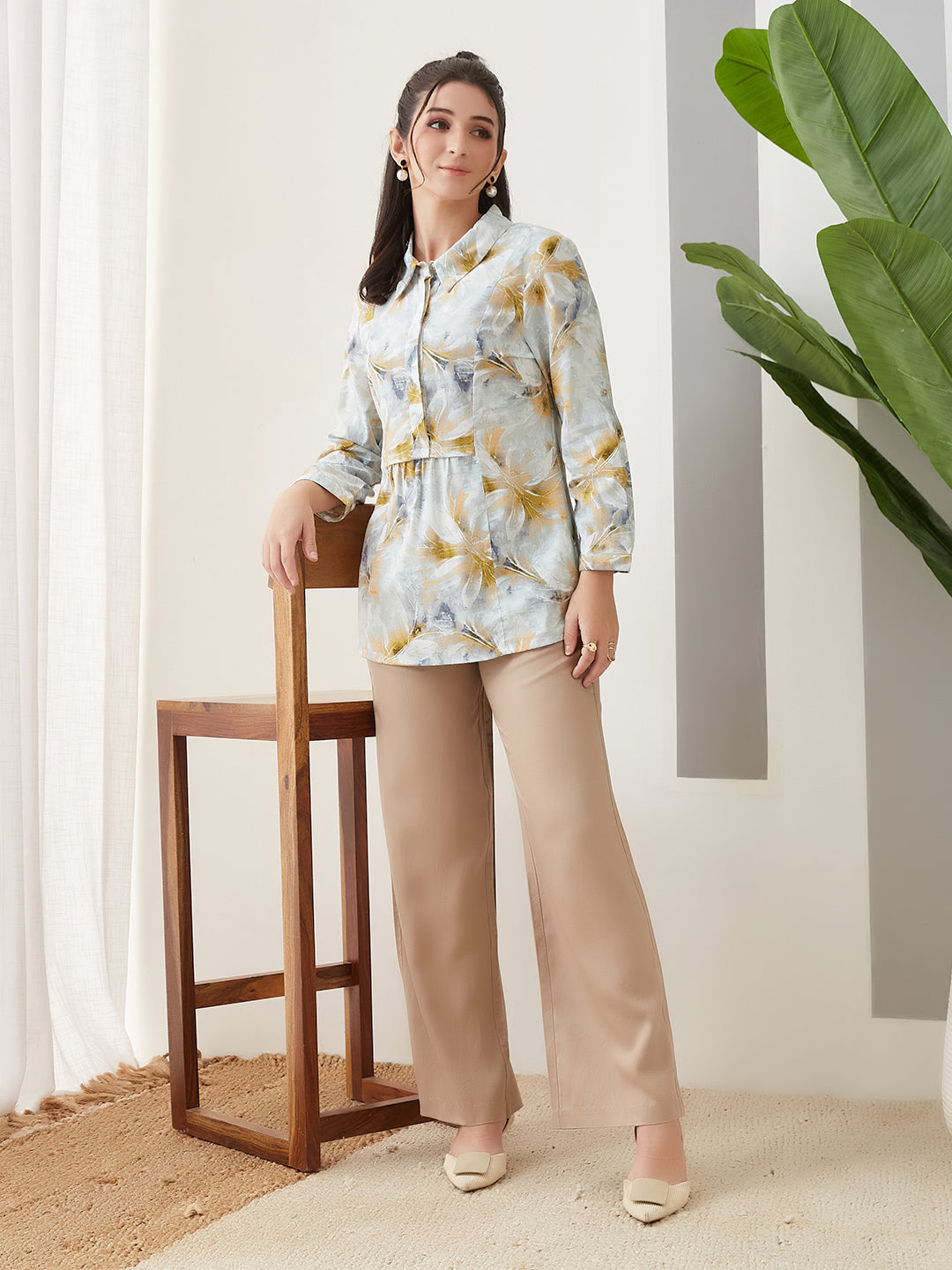 Latin Quarters Women Beige Solid Full Length Casual Pant