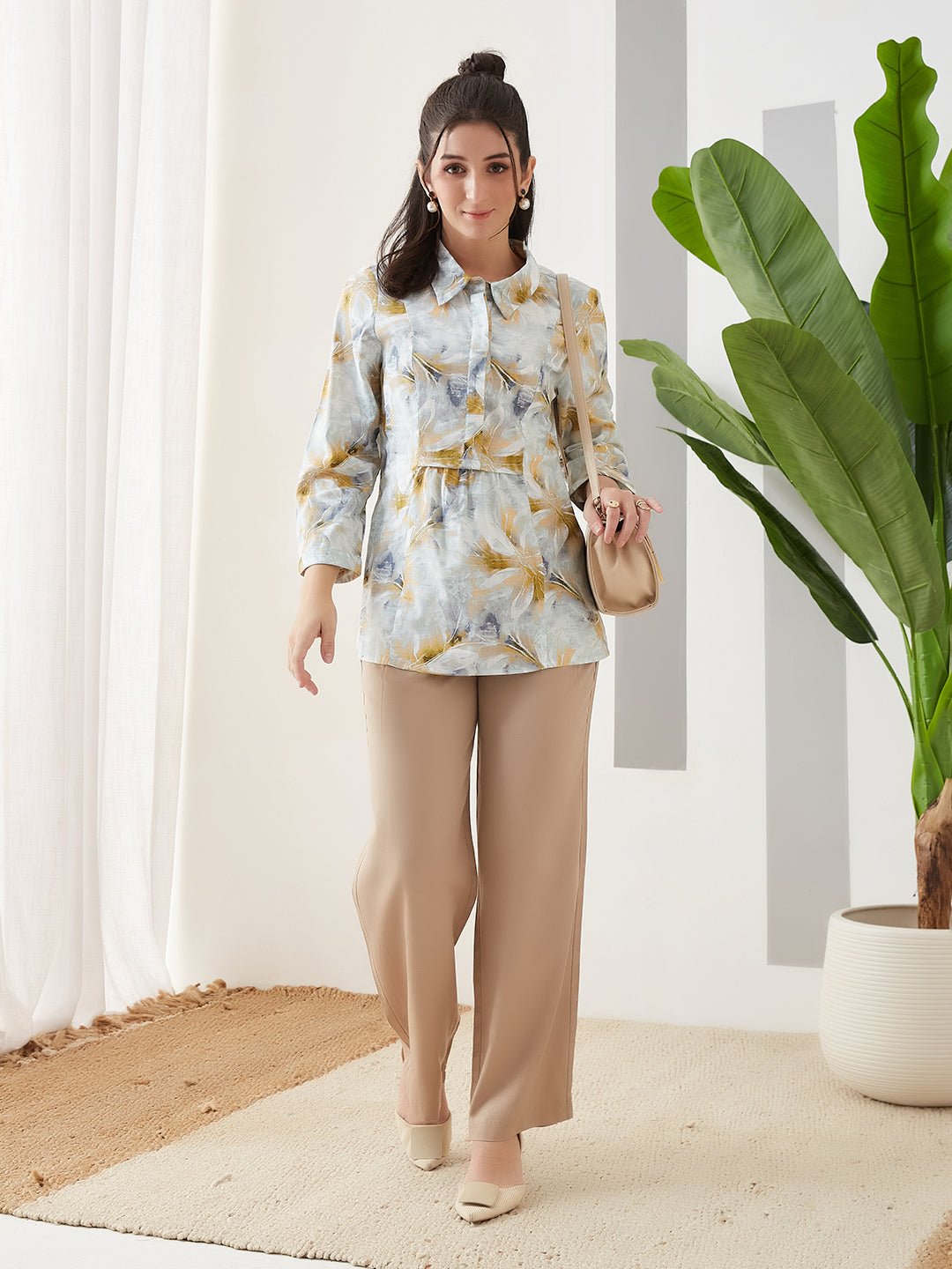 Latin Quarters Women Beige Solid Full Length Casual Pant