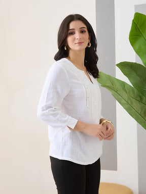 Latin Quarters Women White Solid 3/4th Sleeves V-Neck Casual Tunic