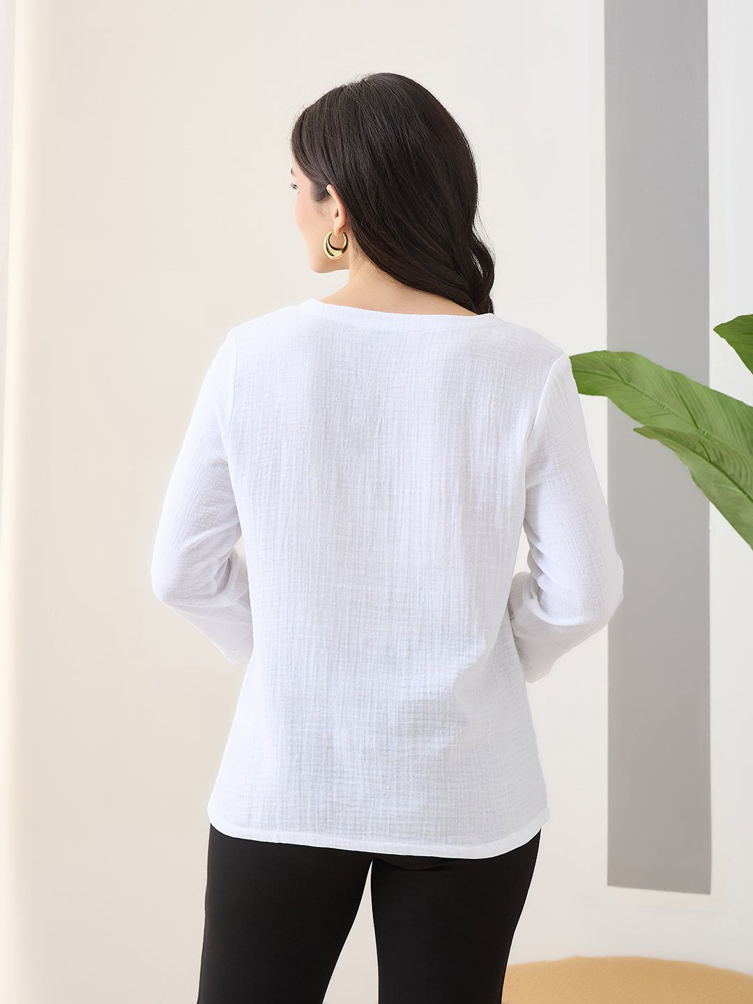 Latin Quarters Women White Solid 3/4th Sleeves V-Neck Casual Tunic