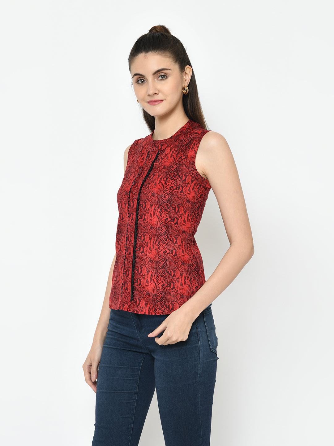 Red Sleeveless T Shirt