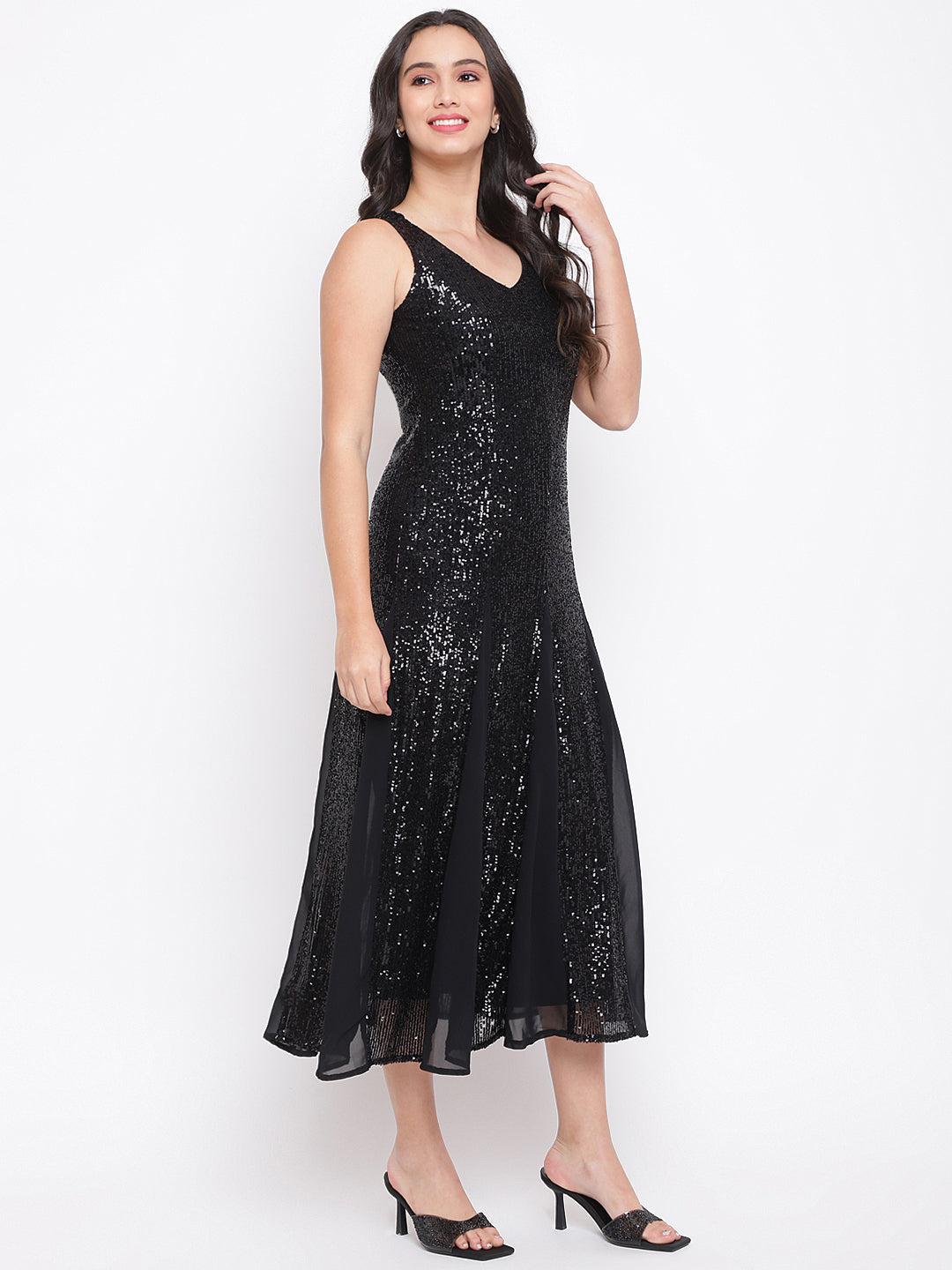 Black Sleeveless Maxi Dress With Emblished Pleated