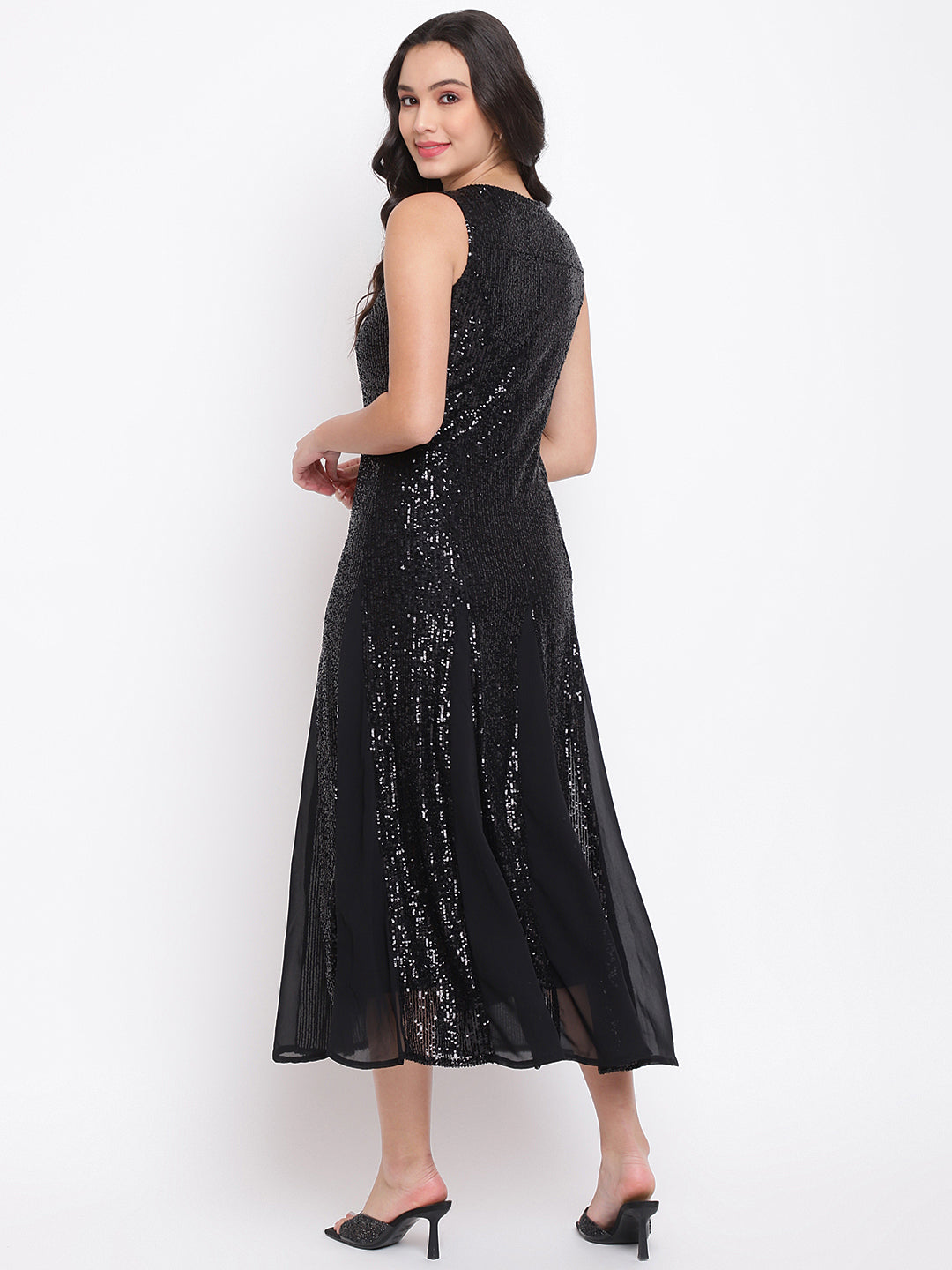 Black Sleeveless Maxi Dress With Emblished Pleated