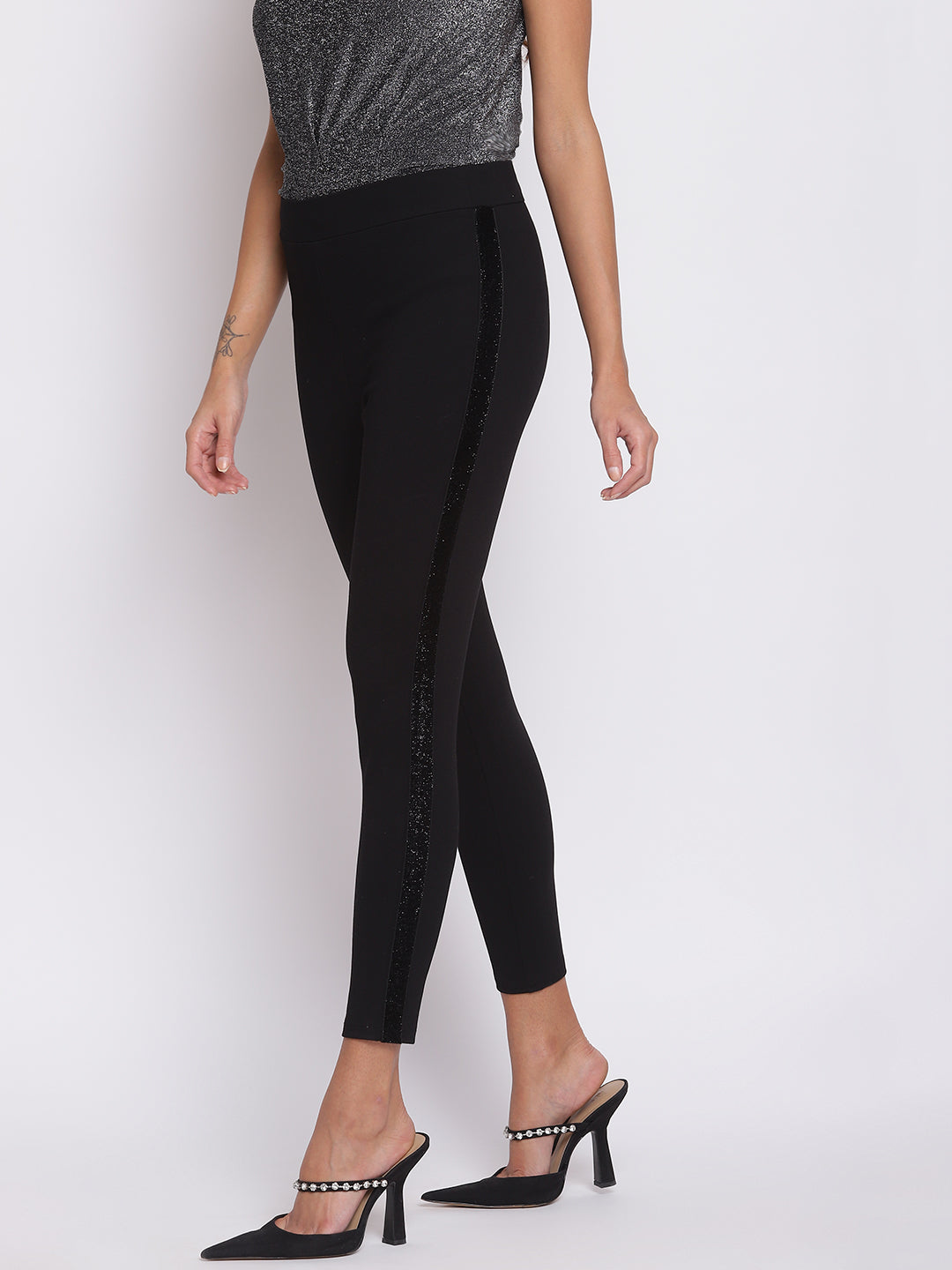 Black Solid Roma Jeggings With Tape